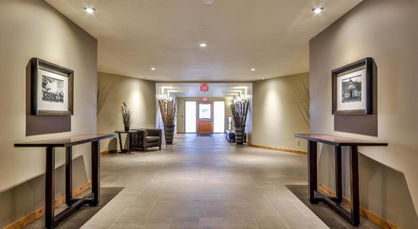 Luxurious Rundle Cliffs Lodge In Spring Creek Canmore Dış mekan fotoğraf